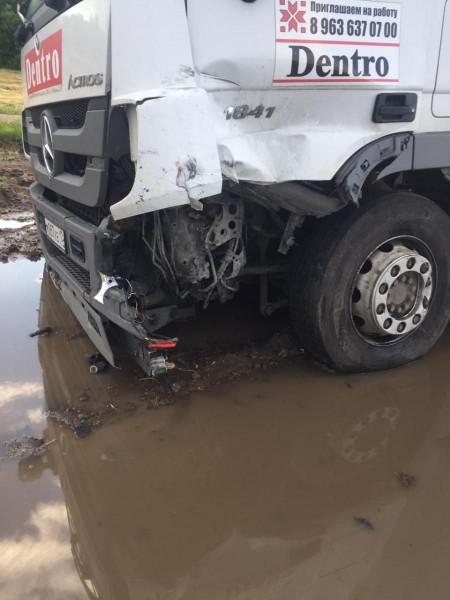 Под Воронежем &laquo;ВАЗ&raquo; врезался во встречный грузовик: пострадала 3-летняя девочка