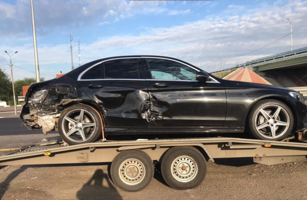 Под Воронежем американский грузовик протаранил KIA и Mercedes