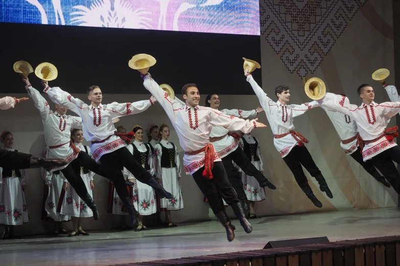 Праздник под дождем. В Воронеже прошел фестиваль белорусской культуры &laquo;Дивномузыка&raquo;