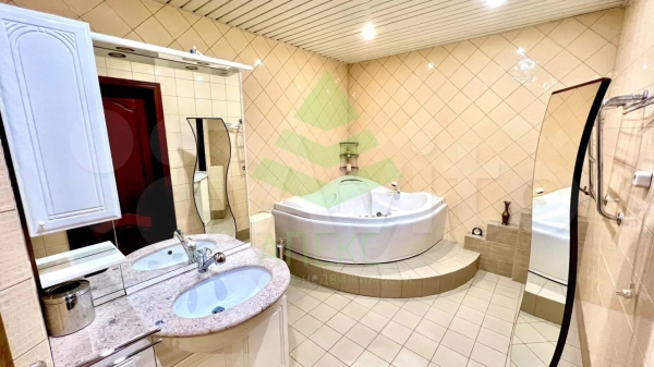 Двухэтажный пентхаус с сауной в центре Воронежа выставили на продажу за 25 млн рублей