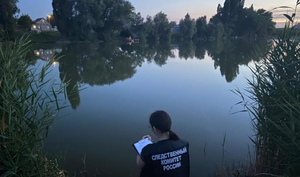 Под Воронежем из пруда достали тело утонувшей 29-летней женщины