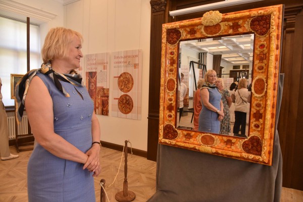 Во дворце Ольденбургских под Воронежем открылись передвижные выставки, посвященные Петру I