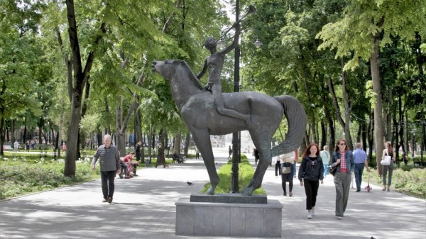 Воронежцы смогут бесплатно проверить детей на сколиоз и плоскостопие в парке &laquo;Орленок&raquo;