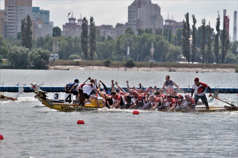 В Воронеже прошли региональные соревнования по гребле на лодках &laquo;Дракон&raquo;