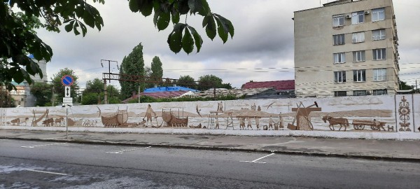 В Воронеже завершается создание 200-метровой Петровской росписи