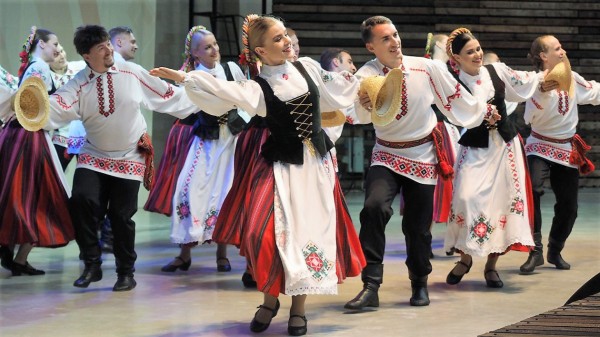 Праздник под дождем. В Воронеже прошел фестиваль белорусской культуры &laquo;Дивномузыка&raquo;