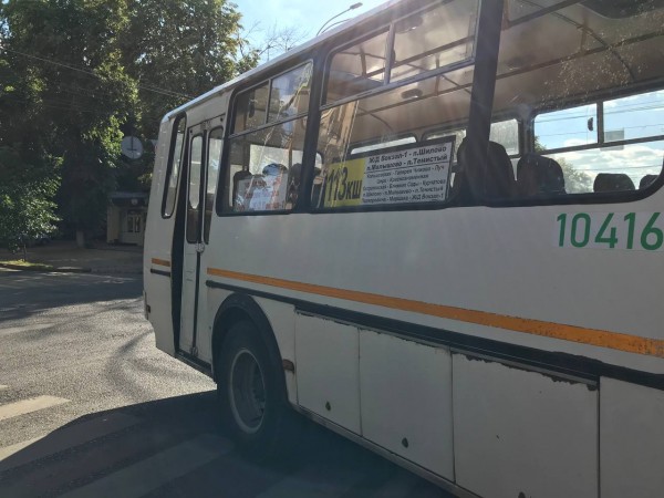 Иномарка столкнулась с маршрутным ПАЗом в центре Воронежа