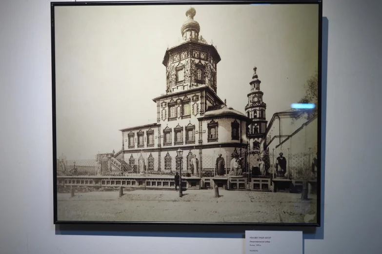 &laquo;Бубновый валет&raquo;, трактористы и последний русский бал. Что смотреть на новых выставках в воронежском музее Крамского