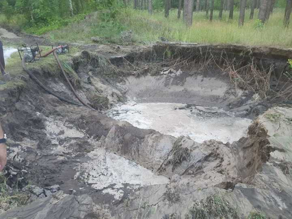 В Коминтерновском районе продолжают устранять порывы на водоводе, из-за которых объявлен режим ЧС в части города Воронежа