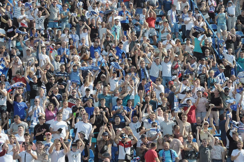 Ждали 21 год. Как воронежцы встречали первый домашний матч &laquo;Факела&raquo; в РПЛ