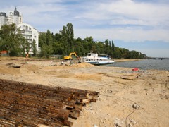 В Воронеже продолжается благоустройство Петровской набережной