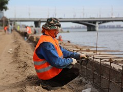 В Воронеже продолжается благоустройство Петровской набережной