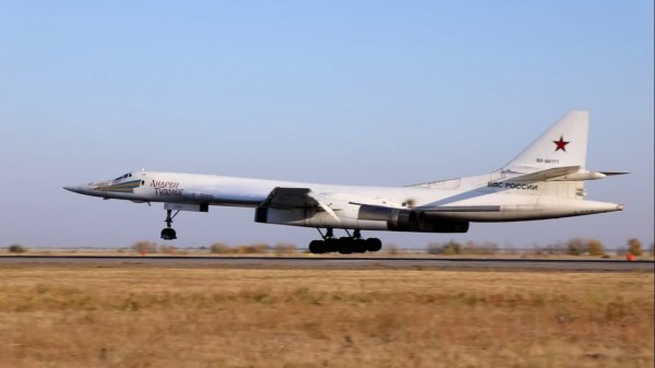 Опубликованы фото дозаправки стратегических ракетоносцев Ту-160 в воздухе от Ил-78