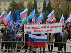 Тысячи воронежцев вышли поддержать референдумы о присоединении к России