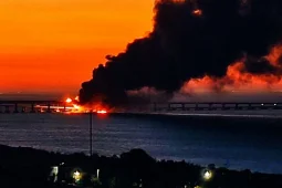 Три человека погибли в результате взрыва грузовика на Крымском мосту