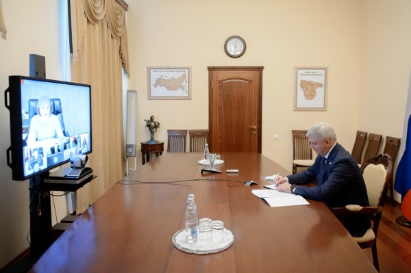 
Действенные медиатехнологии правды и постправды обрушили имидж губернатора за один день
